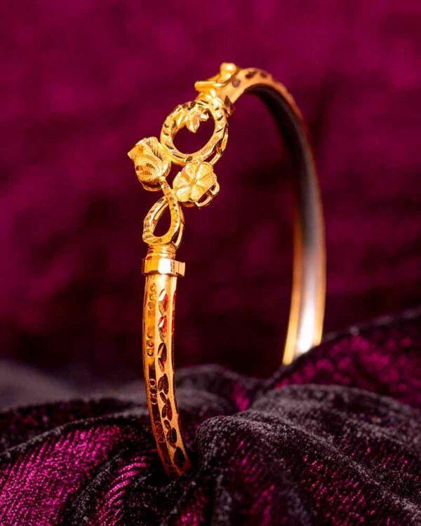 Exquisite gold bangles