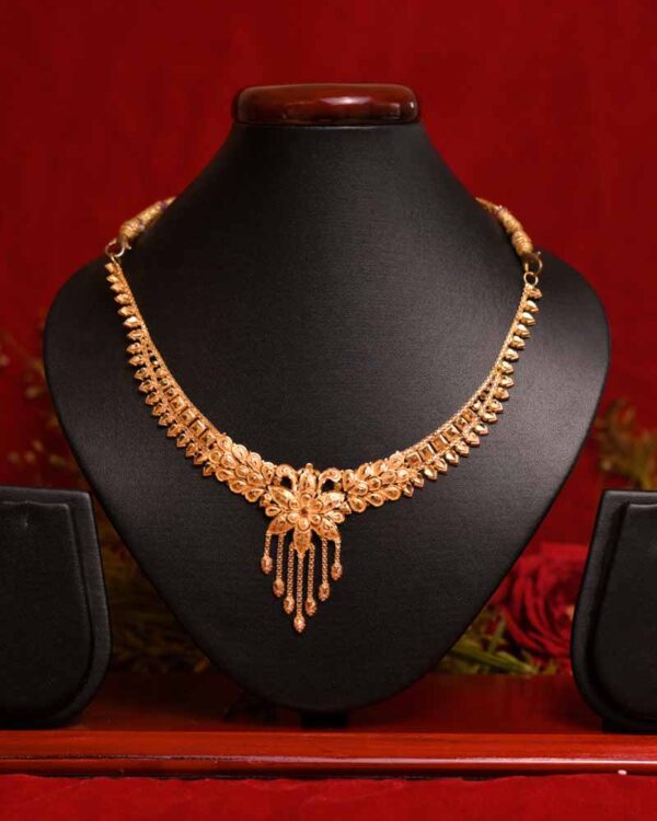 Mesmerising gold chandanhaar