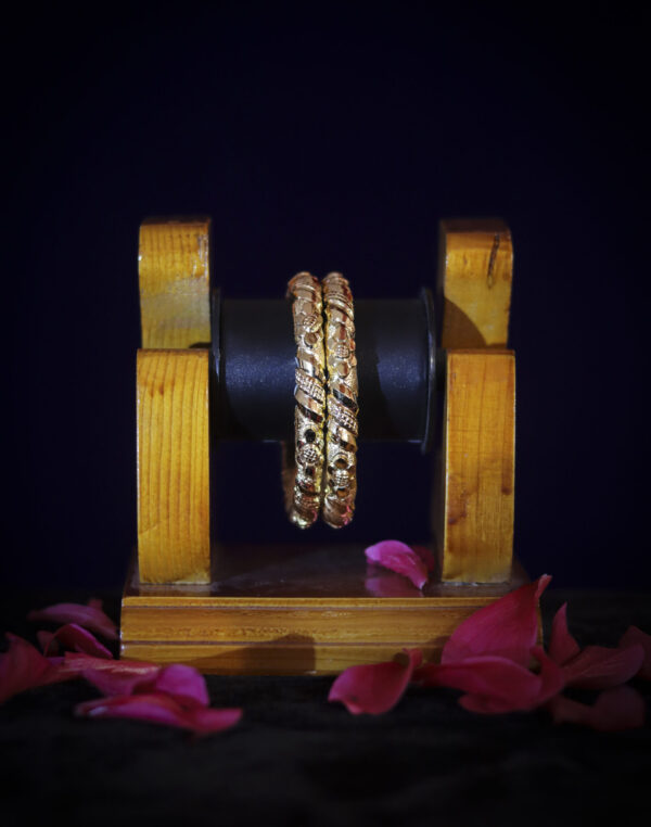 Charming Design Bangle